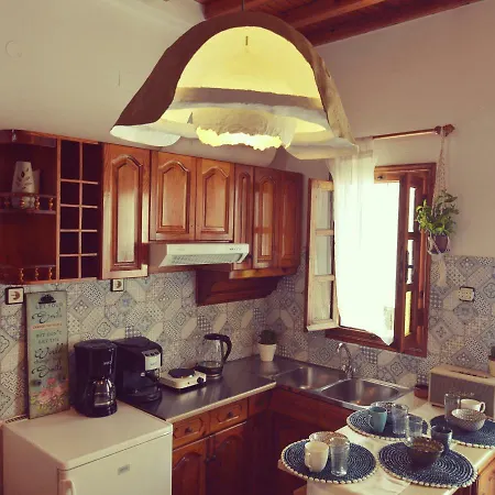 Bright & Relaxing Loft With Attic In The Heart Of Mykonos Apartment *